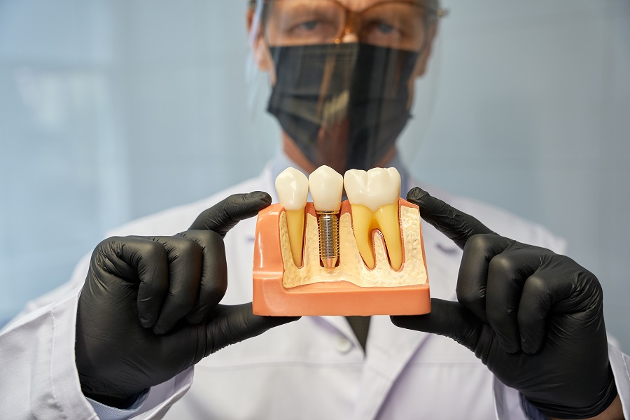 Missing a tooth? Replace it with a single dental implant!